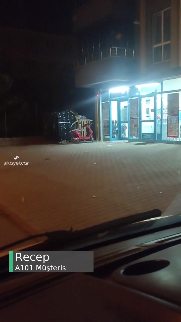 A101 Saat Dolmadan Kapalıyız Diyorlar videonun kapak resmi