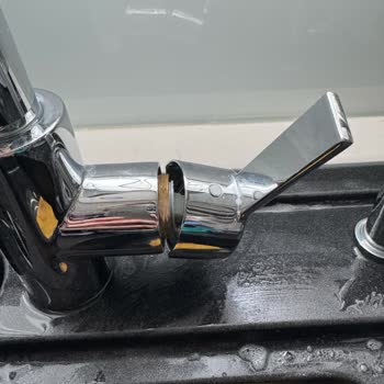 Artema Musluğun Parçaları Kısa Sürede Döküldü, Servis Ücret Talep Etti