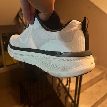 Skechers Aldığım Ayakkabıda Renk Atması Ve İlgisiz Mağaza