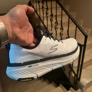 Skechers Aldığım Ayakkabıda Renk Atması Ve İlgisiz Mağaza