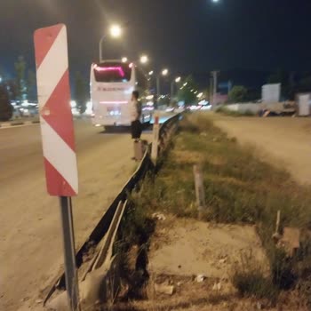 Güney Akdeniz Seyahat Otobüsü Otogara Girmedi, Yolcuları Yol Kenarında İndirdi