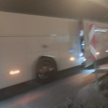 Güney Akdeniz Seyahat Otobüsü Otogara Girmedi, Yolcuları Yol Kenarında İndirdi