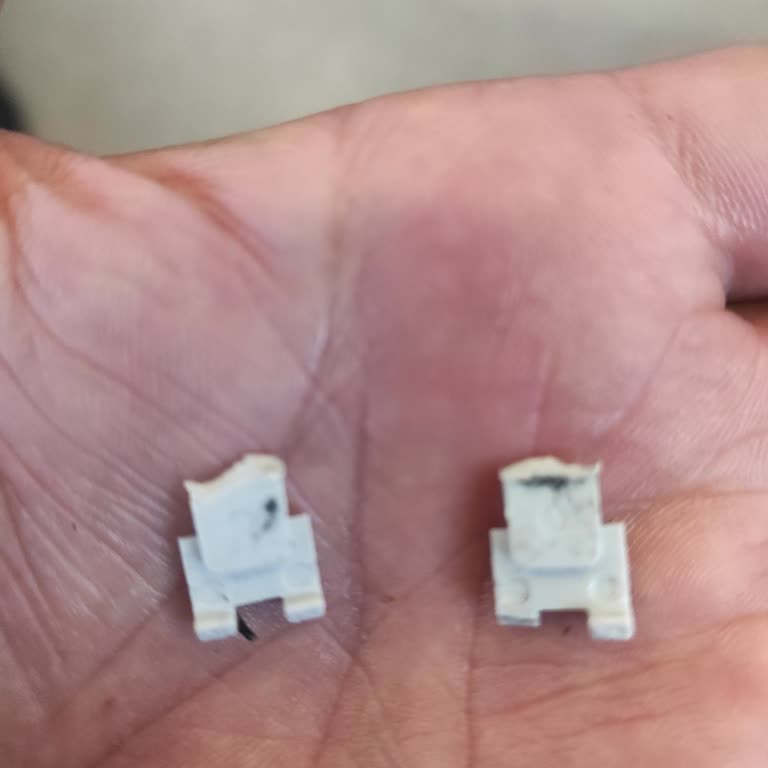 Çekmece Rayı Plastik Parçası Kırıldı, Yedek Parça Bulunamıyor