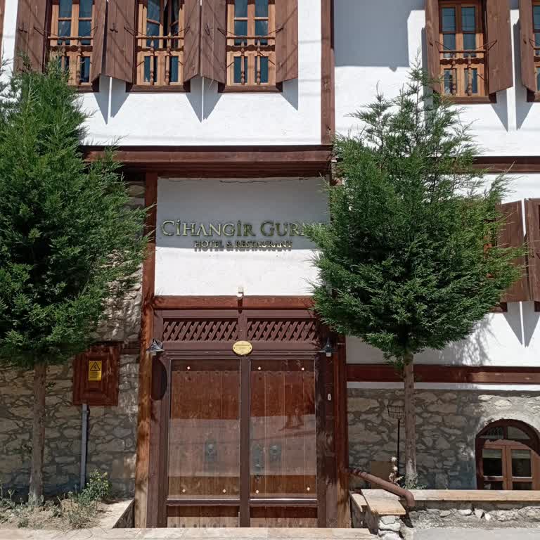 Rezervasyon Yapılan Otelin Kapanması Nedeniyle İki Kez Ödeme Yapmak Zorunda Kaldım