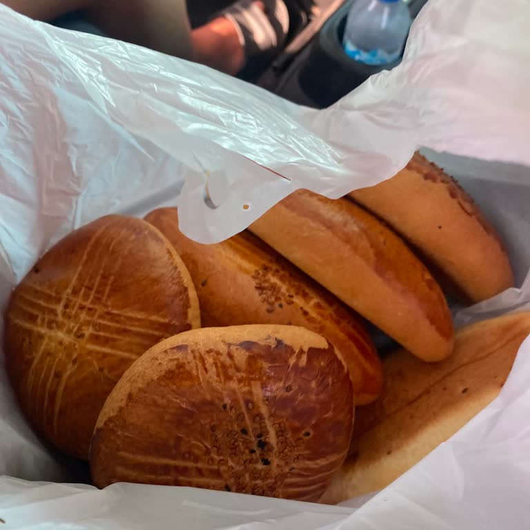 Korkuteli Belediyesi Halk Ekmek Satış Ofisi Personeli Hakaret Ediyor