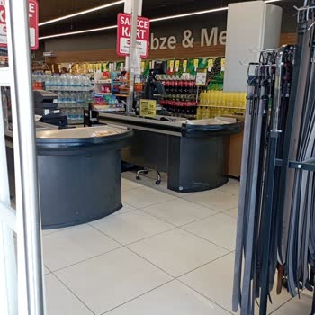 Onur Market'te Hijyen Ve Personel Sorunu Bayramda Zirve Yaptı