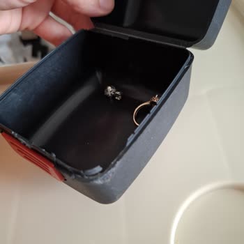 Aldığım Yüzük Hem Kusurlu Hem De İlgisiz Firma