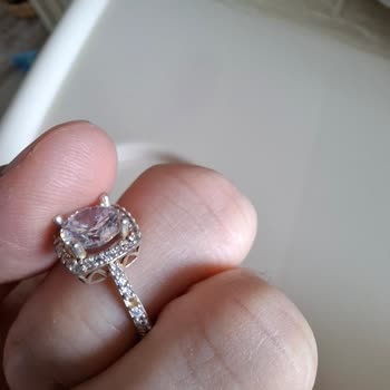 Aldığım Yüzük Hem Kusurlu Hem De İlgisiz Firma