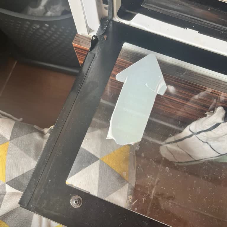 Kısa Sürede Bozulan Fırın Menteşesi İçin Acil Destek Bekliyoruz