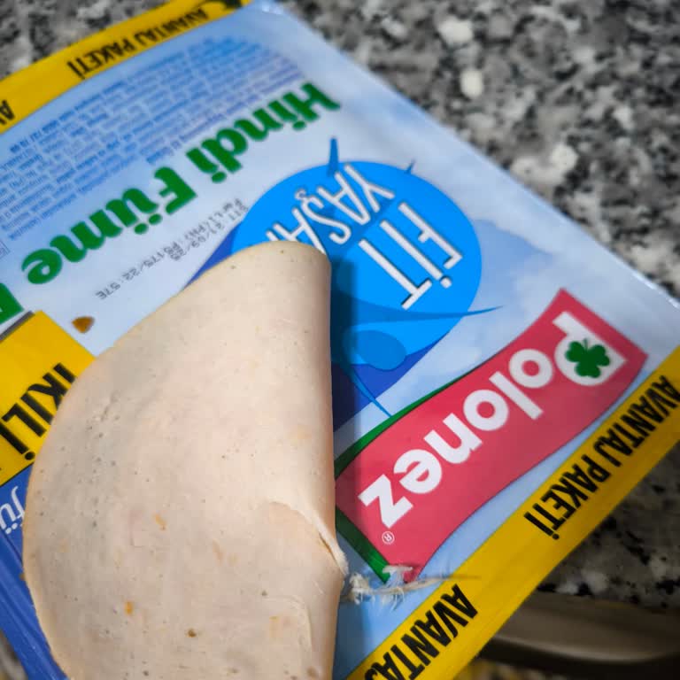 Polonez Hindi Füme Ürününde Tavuk Tüyü Şoku: Sağlık Ve Güven Sorunu