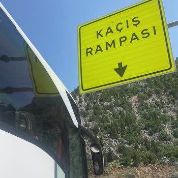 Başka Firmanın Eski Otobüsü, Uzayan Yolculuk Ve Bilgisizlik Mağduriyeti