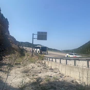 Başka Firmanın Eski Otobüsü, Uzayan Yolculuk Ve Bilgisizlik Mağduriyeti