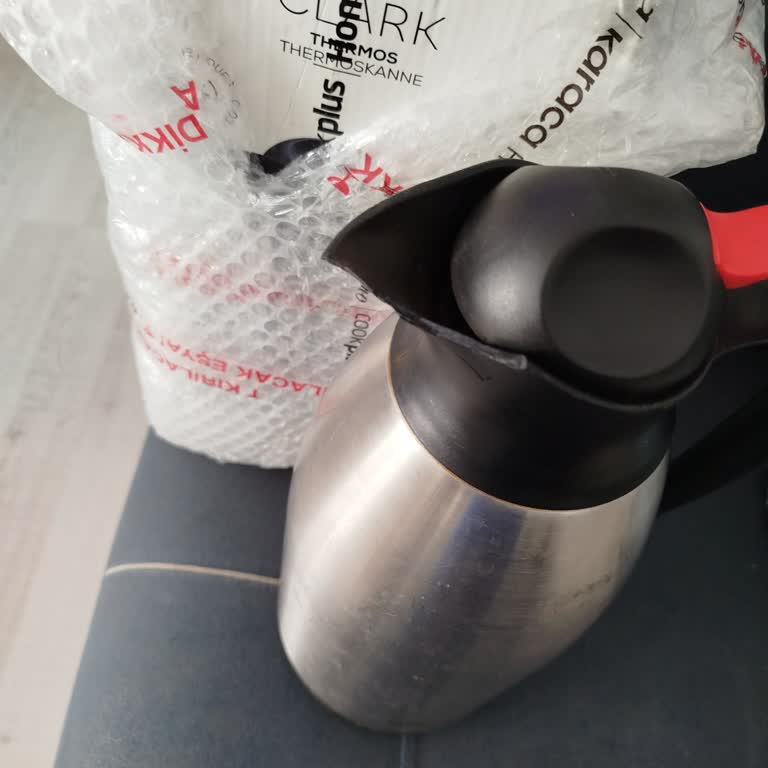 Karaca Züccaciye Kırık Termosun Sorumluluğu Haksızca Müşteriye Yüklendi