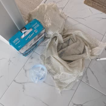 Her Siparişte Patlak Kargo, Evin Her Yeri Kum Oldu!