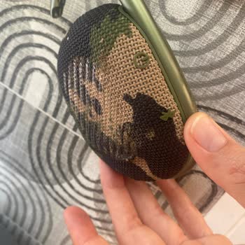 JBL Clip 4 Hoparlör Şarj Halindeyken Patladı, Güvenlik Riski Oluşturdu