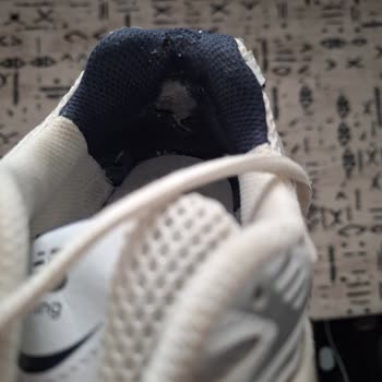 2 Ayda Parçalanan Ayakkabı Hayal Kırıklığı Yarattı