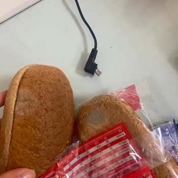 Küflü Ürün Satışı Ve Personel İlgisizliği Nedeniyle Sağlık Riski