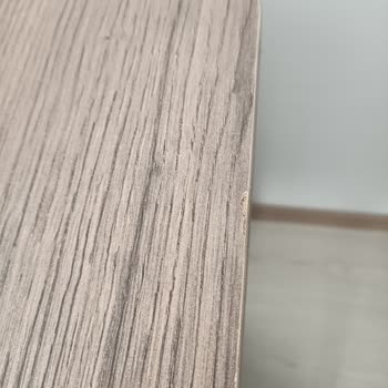 Kelebek Mobilya'dan Alınan Yemek Takımında Kumaş Ve Masa Sorunları