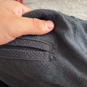 Pantolonun Kumaşı Dayanıksız, Sürekli Yırtılıyor