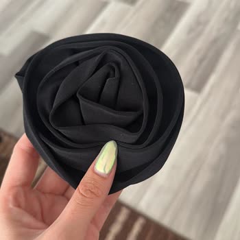 Aldığım Elbiseyle Birlikte Yanlış Ve Kalitesiz Çiçek Gönderildi