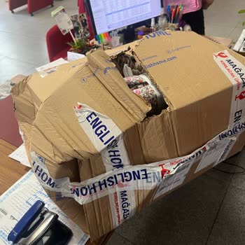 Sürat Kargom Paramparça ve Özensiz Paketlenmiş Şekilde Teslim Edildi