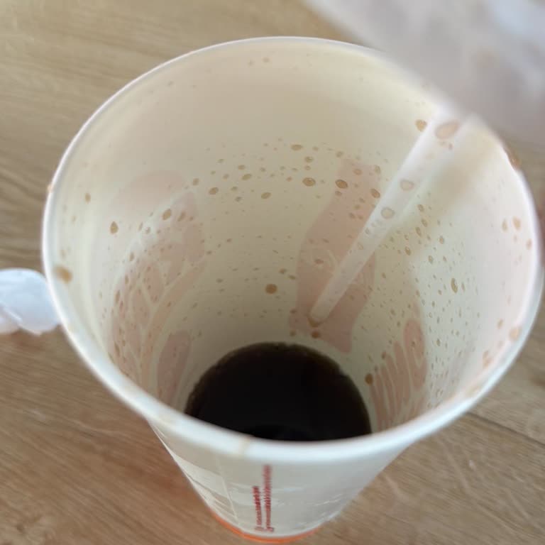 Burger King'de Buzsuz Kola Ve İlgisiz Hizmet Deneyimi