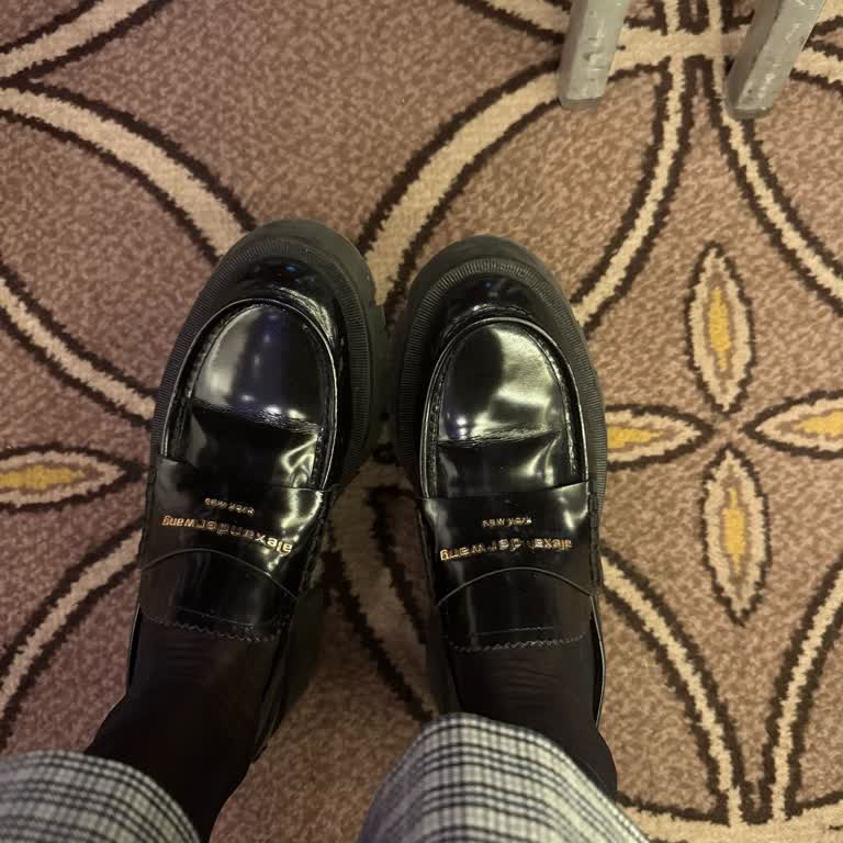 Alexander Wang Ayakkabımın Harfleri Düştü, Değişim Talebim Sonuçsuz Kaldı