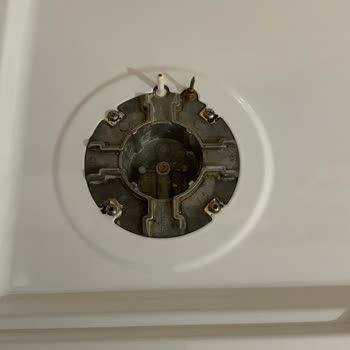 Vestel Fırın Tablasında Sürekli Boya Atması Ve Servis Çözüm Bulamıyor