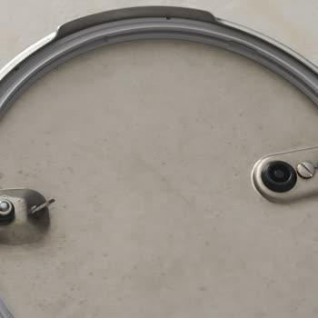 Fissler Düdüklü Tencerede İlk Kullanımda Kararma Ve Lekelenme Sorunu