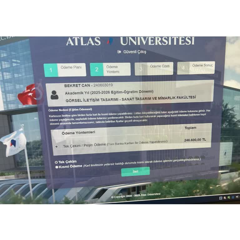 Atlas Üniversitesi'nde Kayıt Yenileme Ücretine Yapılan Fahiş Zam Velileri Mağdur Ediyor
