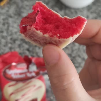 Kek İçinden Çıkan Poşetle Şok Yaşadım