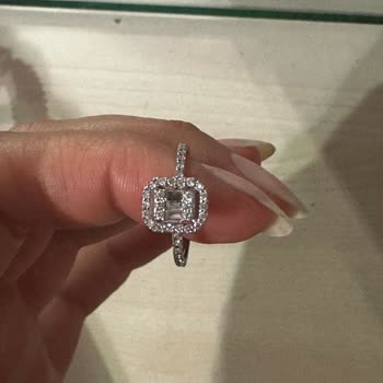 Aldığım Yüzükte Sürekli Kırılma Ve Taş Düşmesi Nedeniyle Mağduriyet Yaşadım