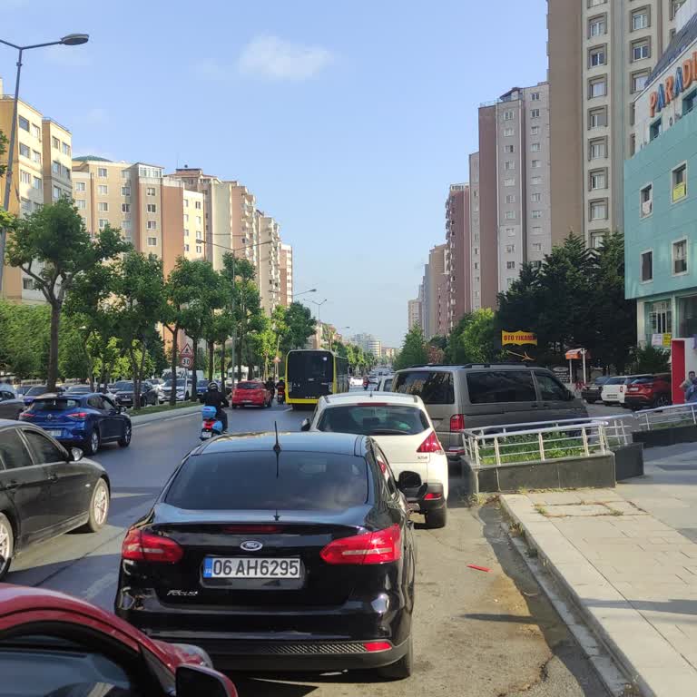 Boş Otobüs Durağa Yanaştı, Yolcu Almadan Devam Etti Mağduriyet Yaşadık