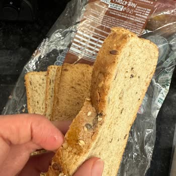 Market Siparişlerinde Sürekli Bayat Ve Küflü Ekmek Sorunu Yaşanıyor
