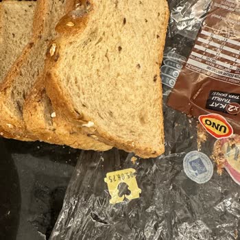 Market Siparişlerinde Sürekli Bayat Ve Küflü Ekmek Sorunu Yaşanıyor