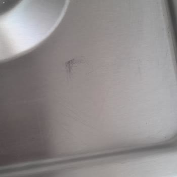 Yeni Set Üstü Davlumbazda İnatçı Lekeler Ve İzler Oluşuyor