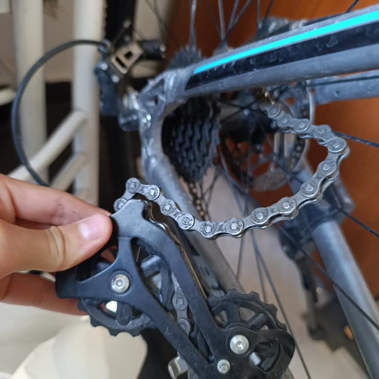 Shimano Altus Arka Vites Kullanım Sırasında Kendiliğinden Kırıldı