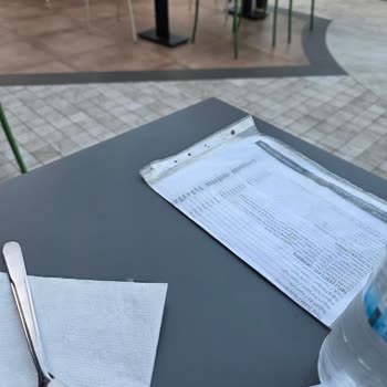 Balçova Köfteci Yusuf'ta Hayal Kırıklığı: Kötü Servis Ve Kalitesiz Ürünler