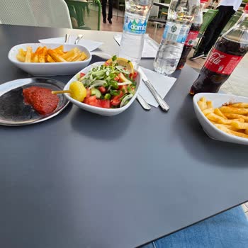 Balçova Köfteci Yusuf'ta Hayal Kırıklığı: Kötü Servis Ve Kalitesiz Ürünler