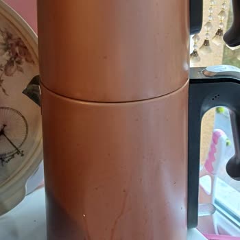 Arzum Çay Makinesinin Dış Yüzeyinde Kısa Sürede Oluşan Lekeler