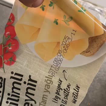 Küflü Harras Kaşar Peyniri Ve Kötü Saklama Koşulları!