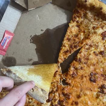 Siparişimde Pişmemiş Ekmek Ve Yanmış Pizza Sorunu