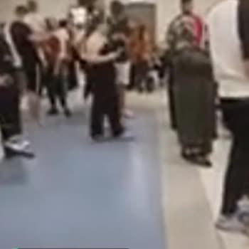 Sağlık Bakanlığı Sandalye Konulmalıdır, Ayaklarımız Ağrıdı Hastalar Hep Ayakta