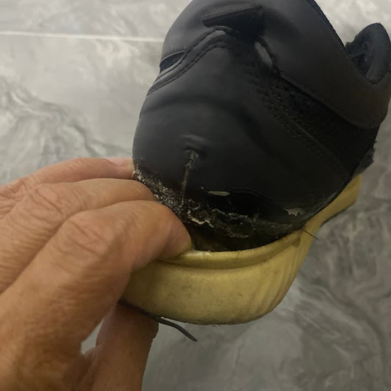 Her Aldığım Hotiç Ayakkabının Tabanı Açılıyor