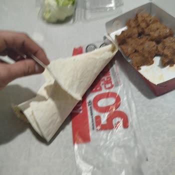 Çiğköftede Bayat Lavaş Ve Taş Gibi Sertlik Şikayeti