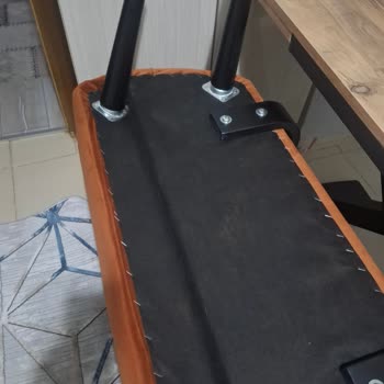 Kırılmaz Denilen Sandalye Kolayca Kırıldı, Tasarım Hatası Var