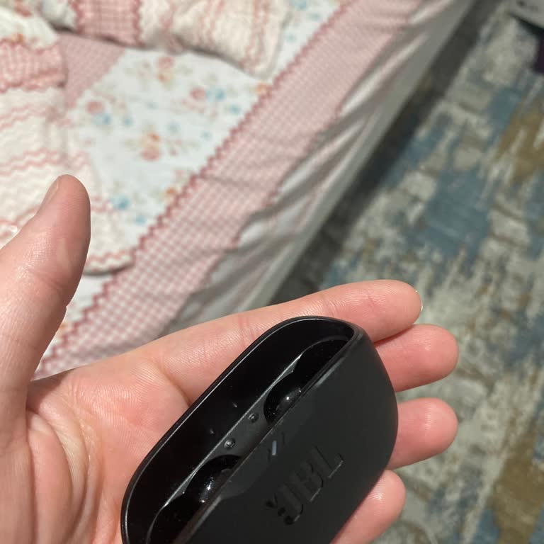 JBL Wave Buds Kulaklığımın Mıknatıs Kısmı Gevşedi, Parçaları Kayboldu