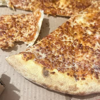 Domino's Pizza Parmesan Kenar Seçeneği Eksik Geldi Müşteri Mağduriyeti