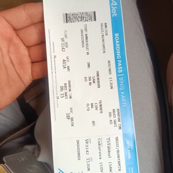 Ajet Uçuşunda 3 Saatlik Bekletme Ve İlgisizlik Mağduriyeti