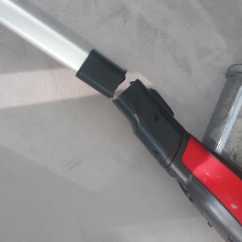 Philips XC7043 Elektrikli Süpürge Sapı Kırıldı, Servis Destek Vermedi